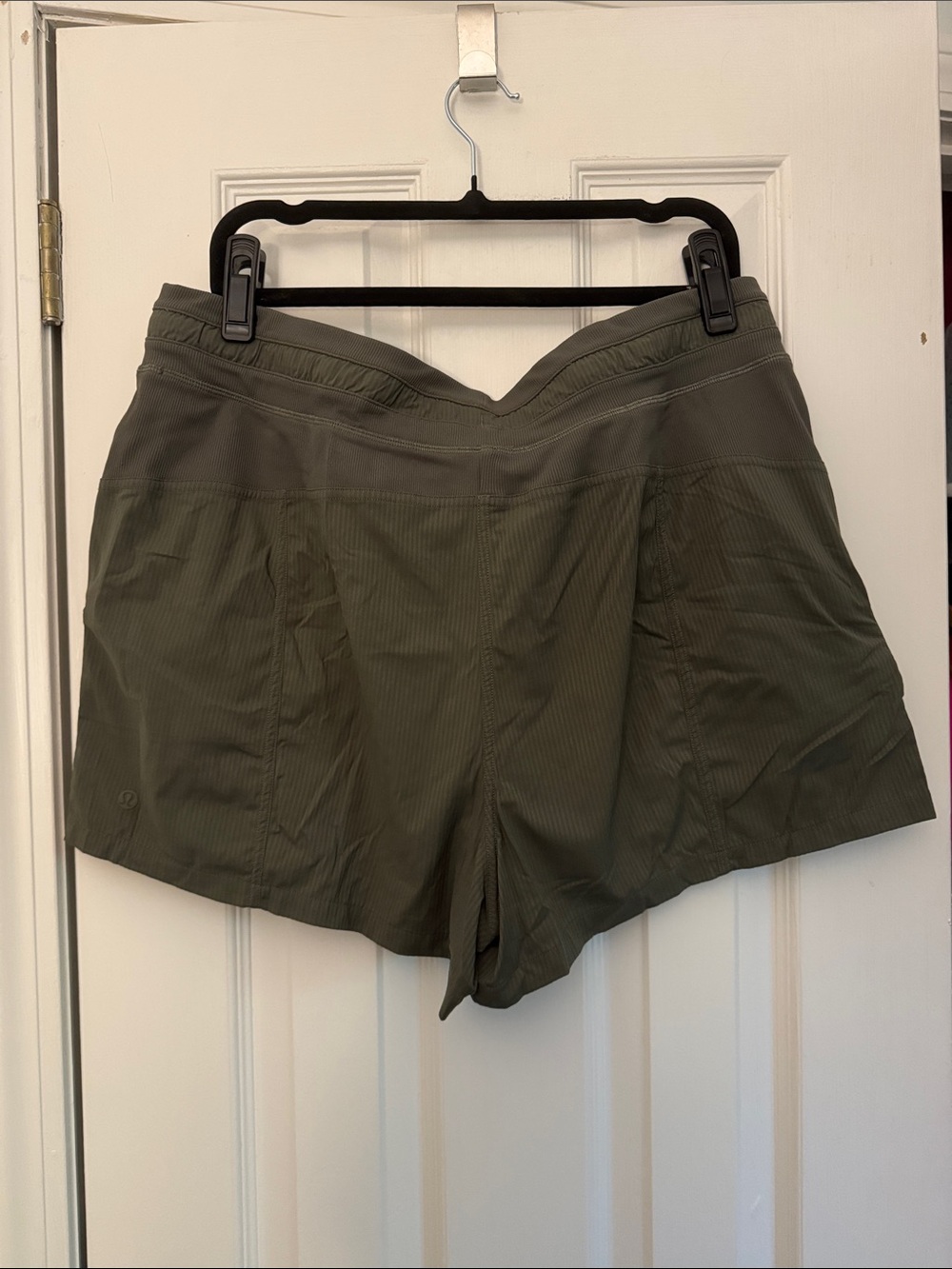 EUC Lululemon Dance Studio High-Rise Short 3.5" Army Green - Picture 8 of 8